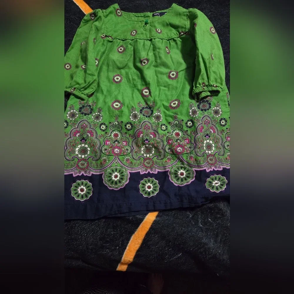 GAP stylish green